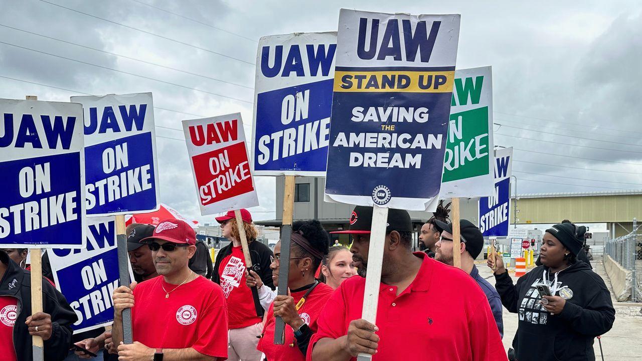 L’UAW prépare la capitulation en tenant les travailleurs dans l’ignorance