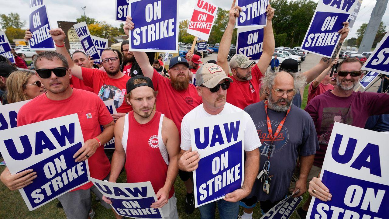 L’UAW s’apprête à trahir près de 150 000 travailleurs des Big Three (USA)